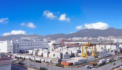 自貿(mào)區(qū)東風(fēng)助推大連港駛?cè)氚l(fā)展快車(chē)道